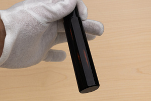 Sakai Genkichi Warikomi White steel 2 Santoku knife 180mm (7.1) Magnolia Wood with Akebono-Nuri Urushi Lacque Sakai Genkichi Warikomi White steel 2 Santoku knife 180mm (7.1) Magnolia Wood with Akebono-Nuri Urushi Lacque