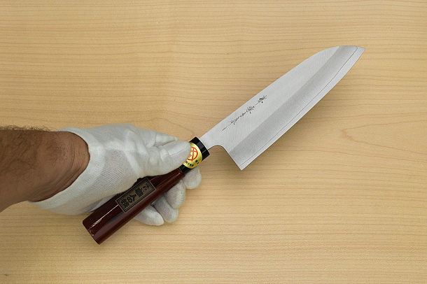 Sakai Genkichi Warikomi AUS8 Santoku knife 180mm (7.1) Magnolia Wood with Negoro-Nuri Urushi Lacque Sakai Genkichi Warikomi AUS8 Santoku knife 180mm (7.1) Magnolia Wood with Negoro-Nuri Urushi Lacque