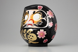 Miyabi Daruma Sakura Black Medium 20cm
