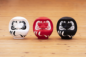 Designer's Black Daruma Small 12cm