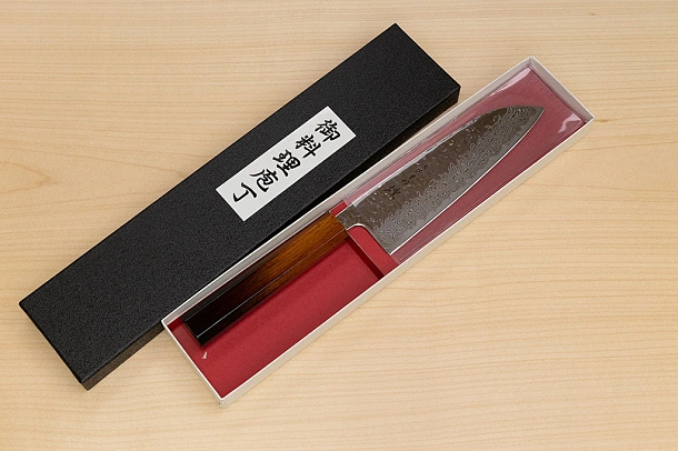 Hokiyama Sakon AUS10 Hammered shiny Damascus 165mm (6.5") Santoku knife with Burnt pattern Urushi lacquered Magnolia Wood octagon handle Hokiyama Sakon AUS10 Hammered shiny Damascus 165mm (6.5") Santoku knife with Burnt pattern Urushi lacquered Magnolia Wood octagon handle